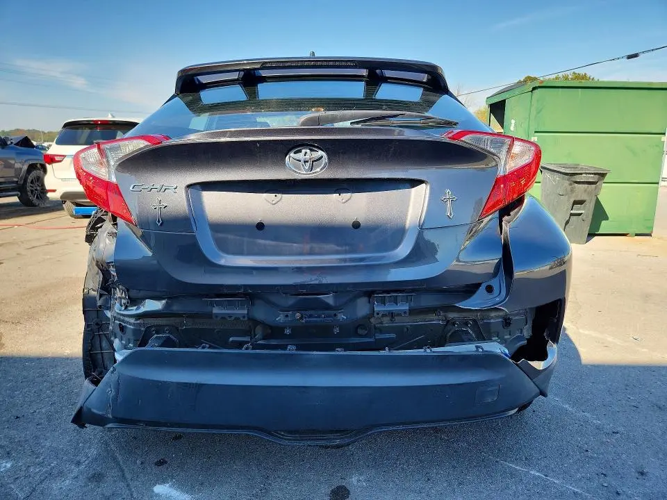 2019 TOYOTA C-HR XLE  