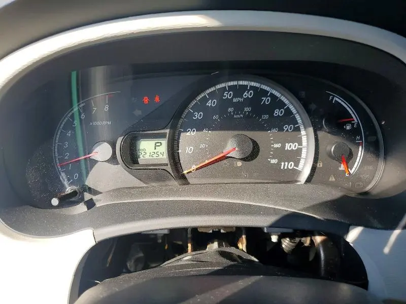 2012 TOYOTA SIENNA LE  