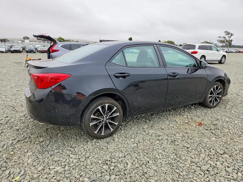 2017 TOYOTA COROLLA SE  