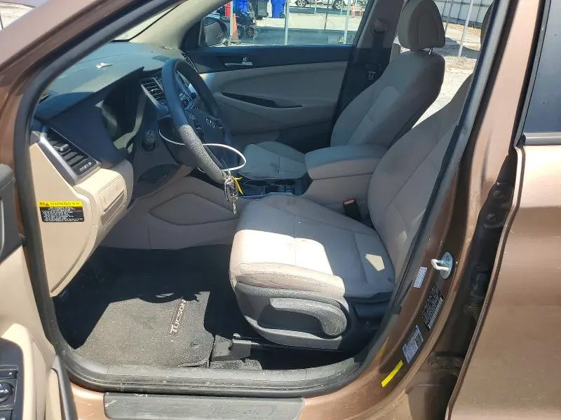 2016 HYUNDAI TUCSON SE  