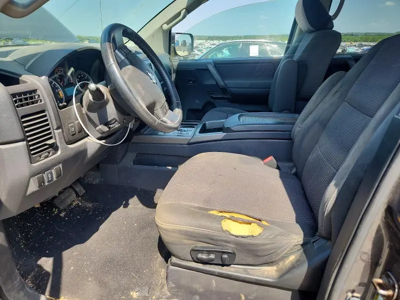 2012 NISSAN TITAN SV  