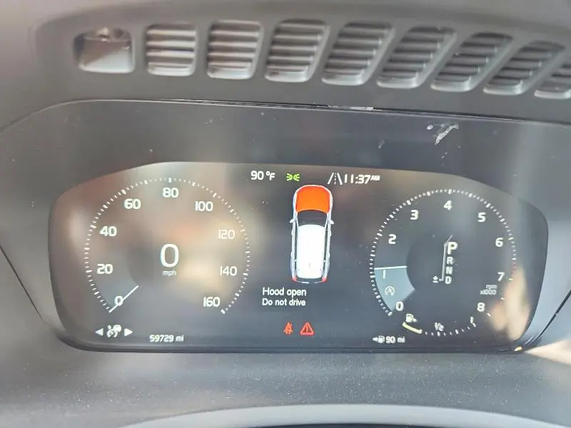 2022 VOLVO XC90 T6 MOMENTUM  