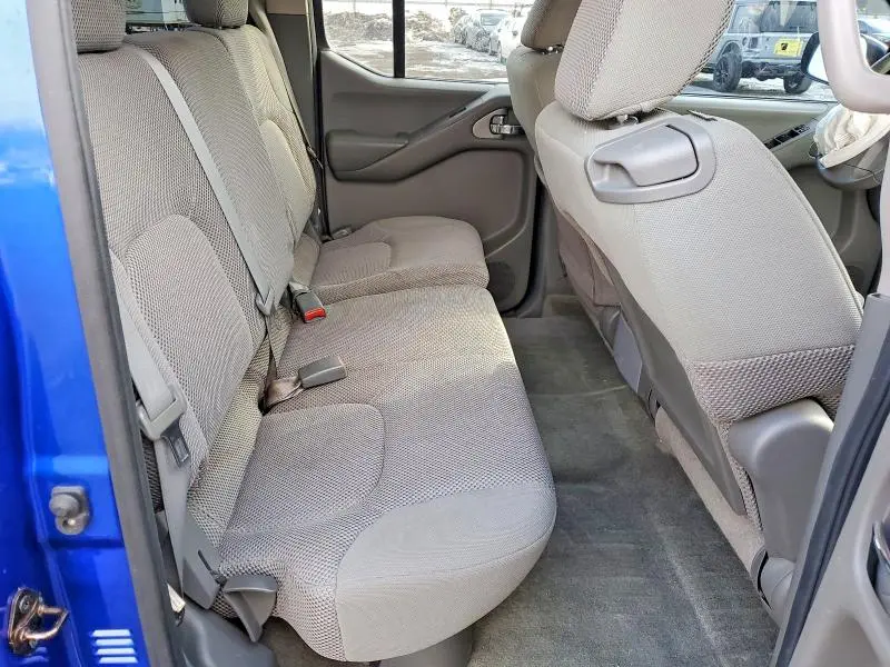 2013 NISSAN FRONTIER S  