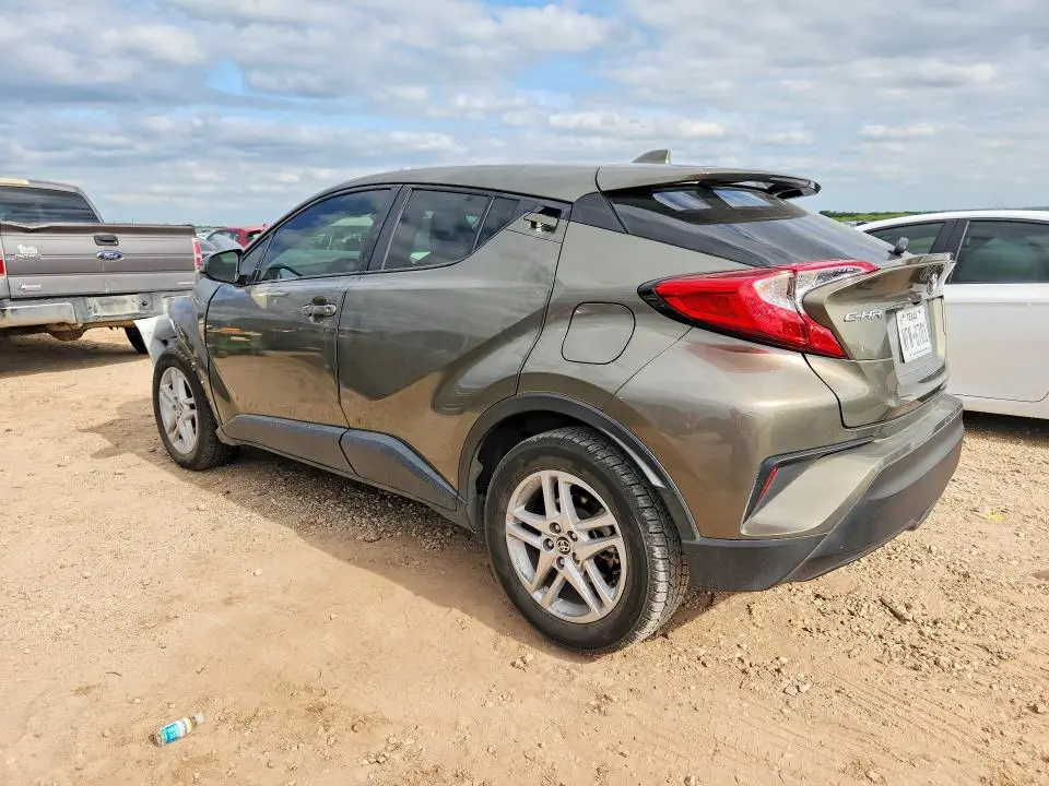 2021 TOYOTA C-HR LE  