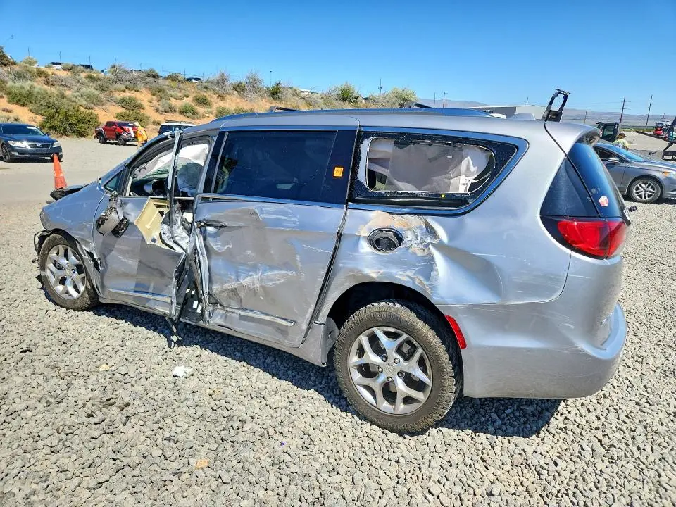 2018 CHRYSLER PACIFICA LIMITED  