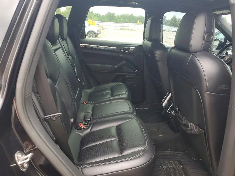 2015 PORSCHE CAYENNE S  