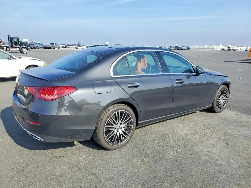 2025 MERCEDES-BENZ C 300  