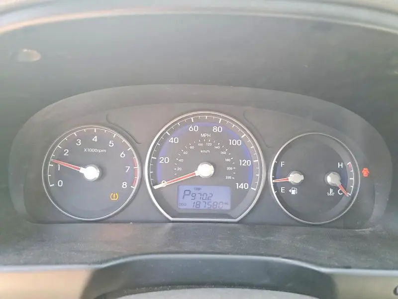 2010 HYUNDAI SANTA FE GLS  