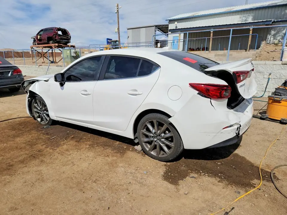 2018 MAZDA 3 TOURING  