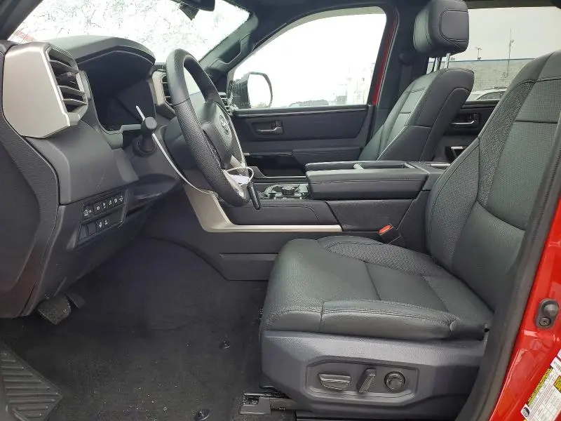 2025 TOYOTA TUNDRA CREWMAX LIMITED  