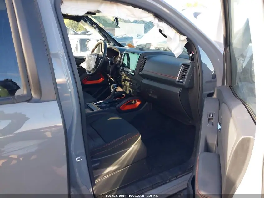 2024 NISSAN FRONTIER PRO-4X 4X4