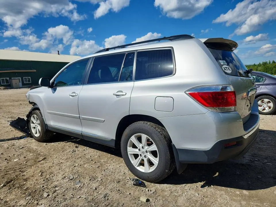 2012 TOYOTA HIGHLANDER SE  