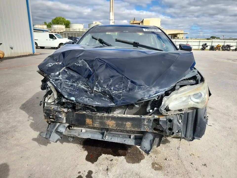 2017 TOYOTA CAMRY SE  