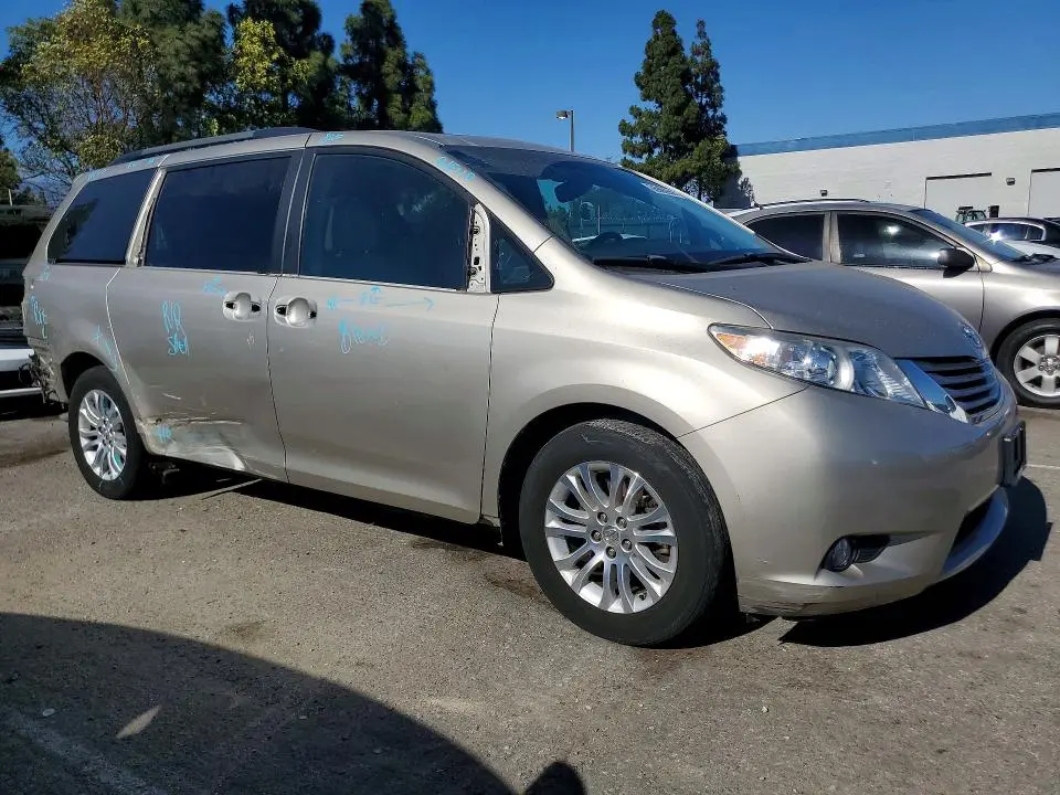 2016 TOYOTA SIENNA XLE 8-PASSENGER  