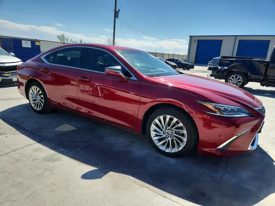 2019 LEXUS ES 300H ULTRA LUXURY  