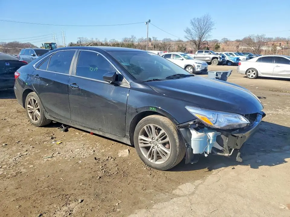 2017 TOYOTA CAMRY SE  