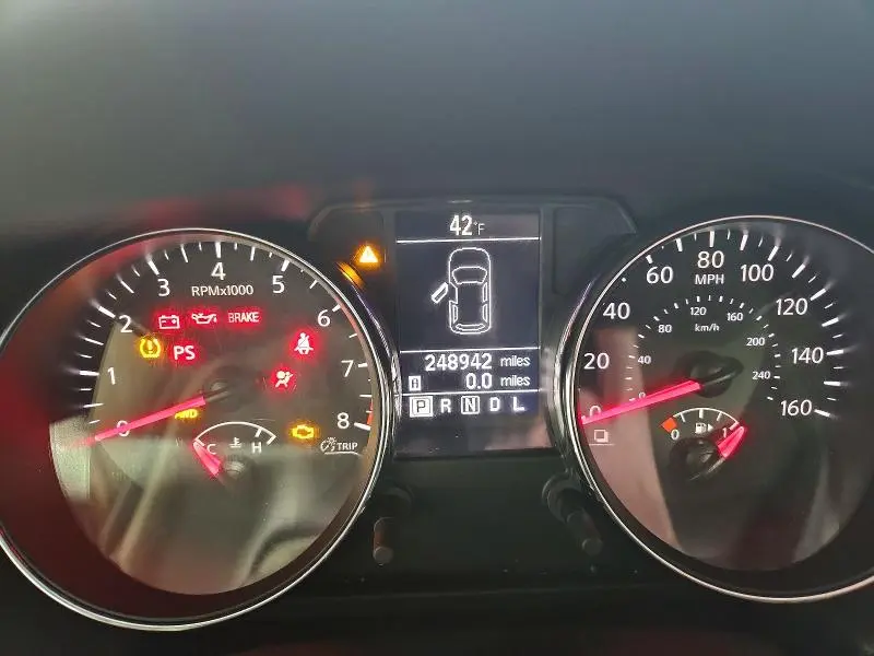 2011 NISSAN ROGUE S  