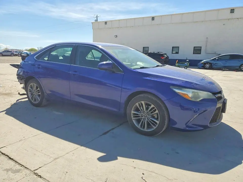 2016 TOYOTA CAMRY SE  