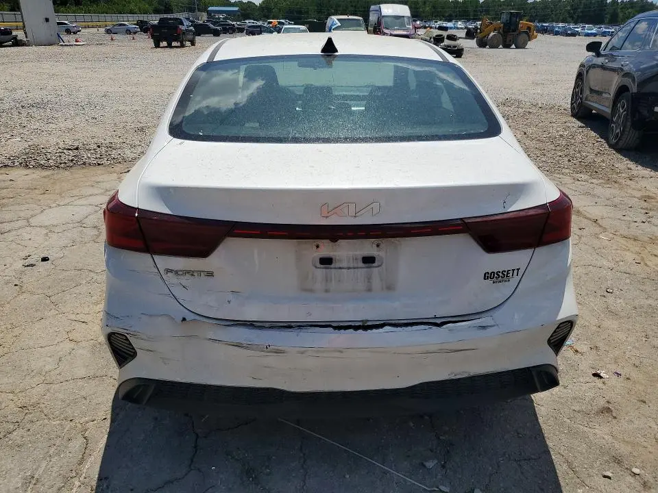 2022 KIA FORTE LXS  