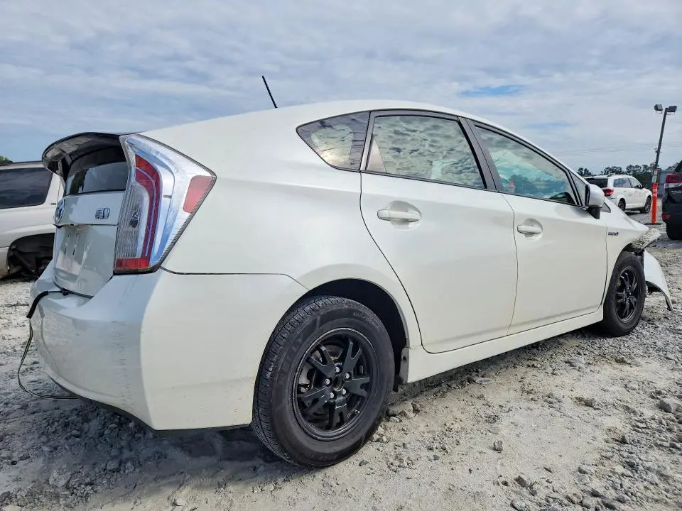 2015 TOYOTA PRIUS FOUR  