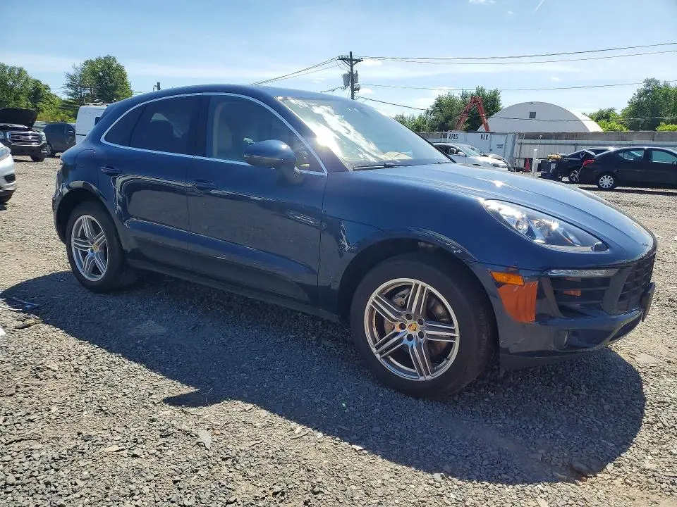 2016 PORSCHE MACAN S  