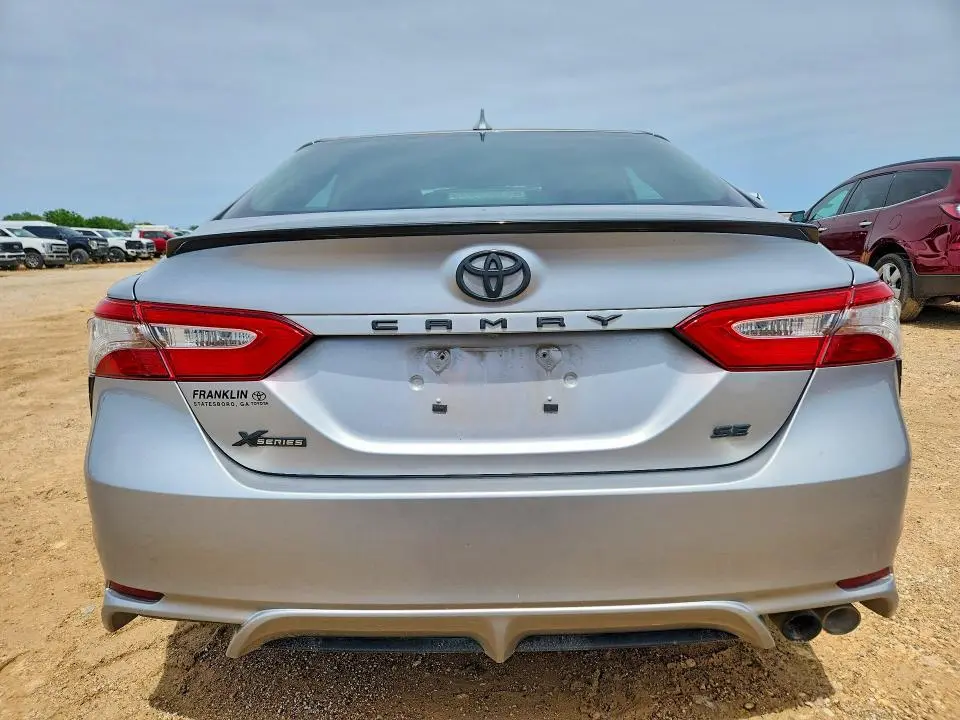2019 TOYOTA CAMRY SE  