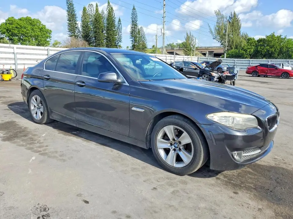 2011 BMW 528 I  