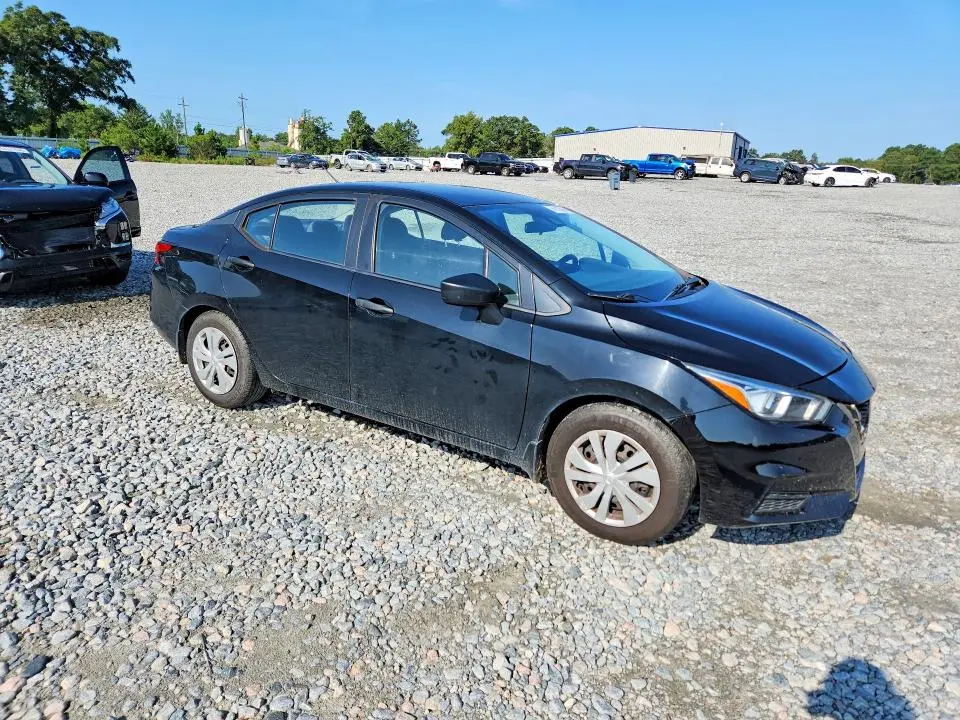 2020 NISSAN VERSA S  