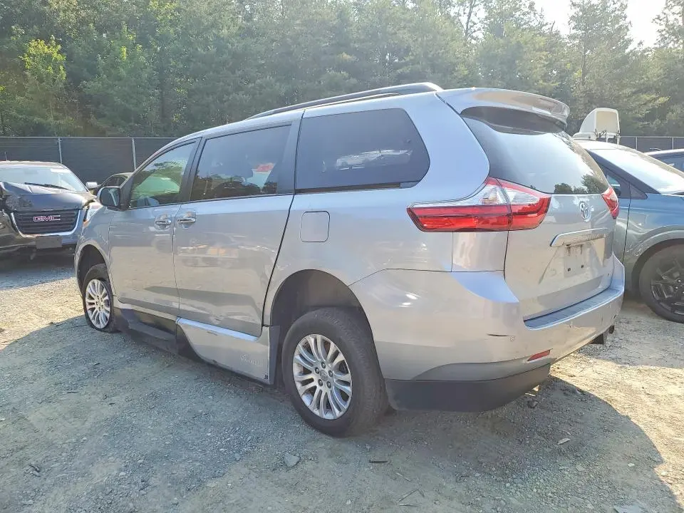 2016 TOYOTA SIENNA XLE 8-PASSENGER  
