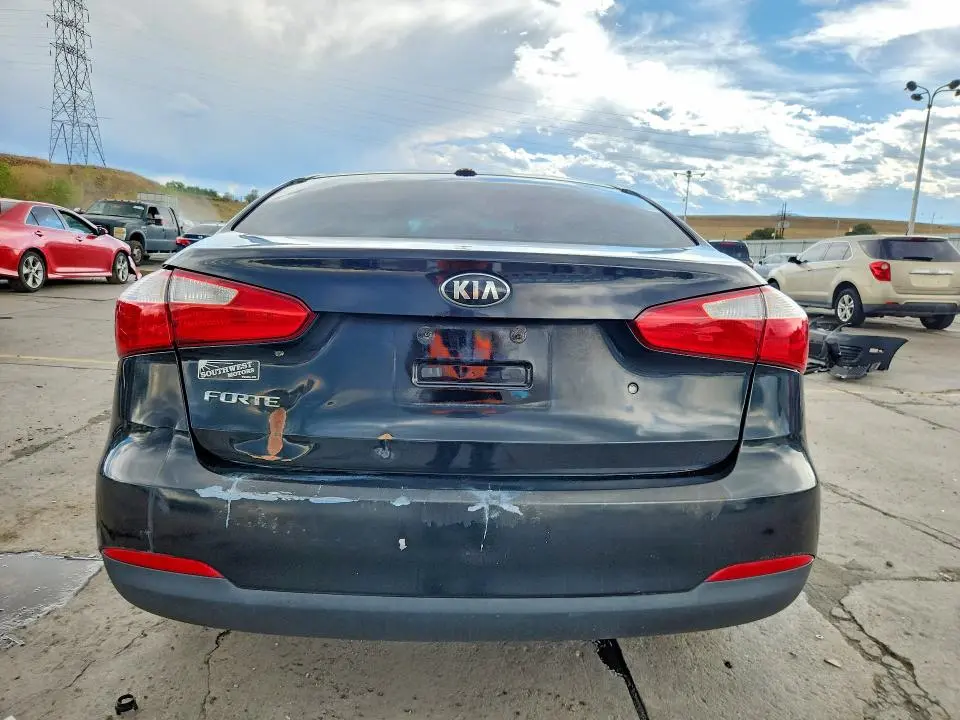 2015 KIA FORTE LX  