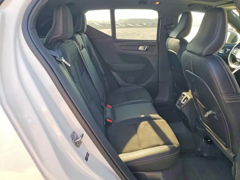 2021 VOLVO XC40 T5 R-DESIGN  
