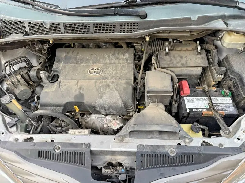 2011 TOYOTA SIENNA XLE  