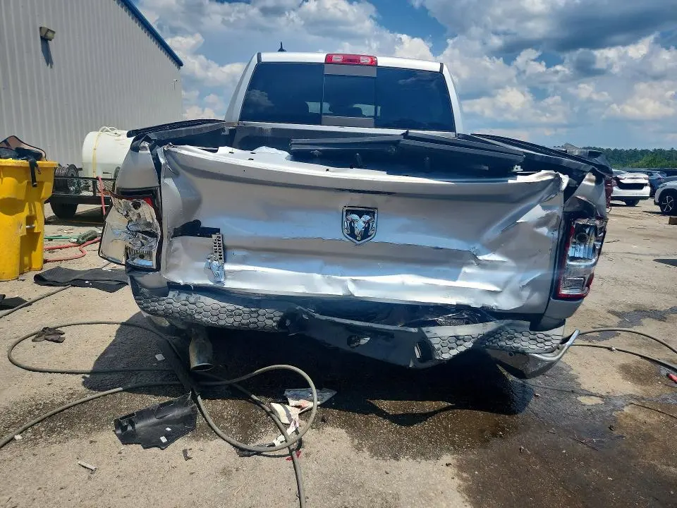 2015 RAM 1500 SLT  