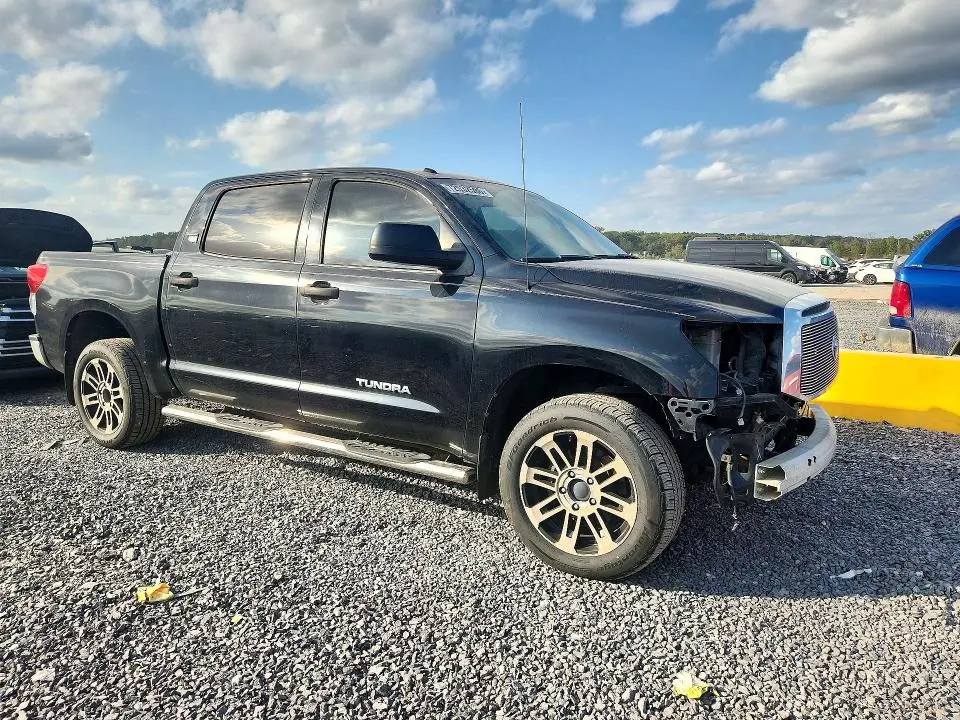 2013 TOYOTA TUNDRA CREWMAX SR5  
