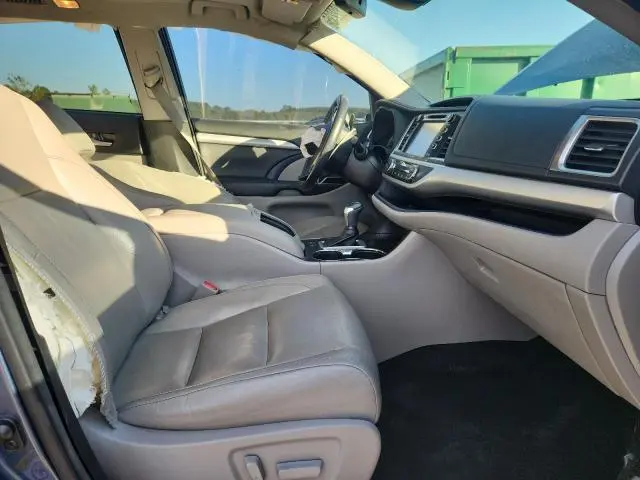 2017 TOYOTA HIGHLANDER SE  