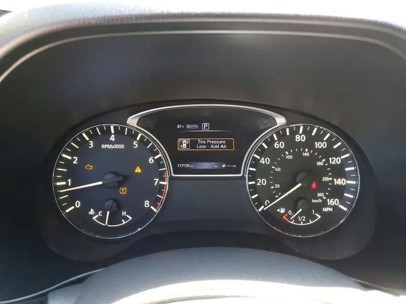 2016 NISSAN PATHFINDER SL  