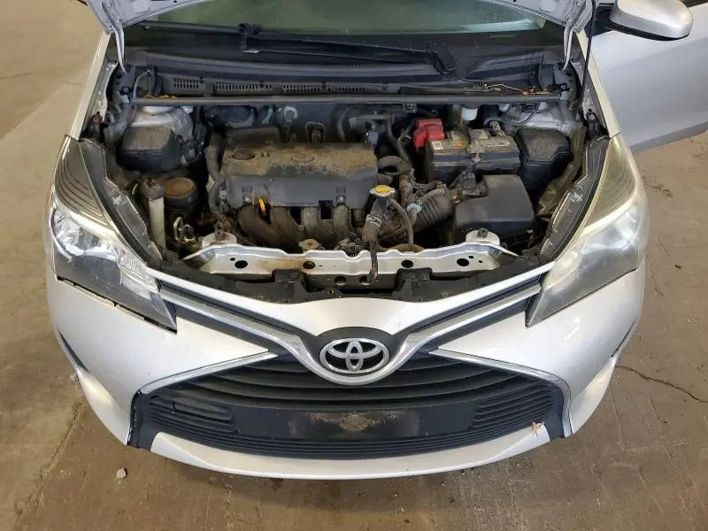 2015 TOYOTA YARIS 5-DOOR LE  