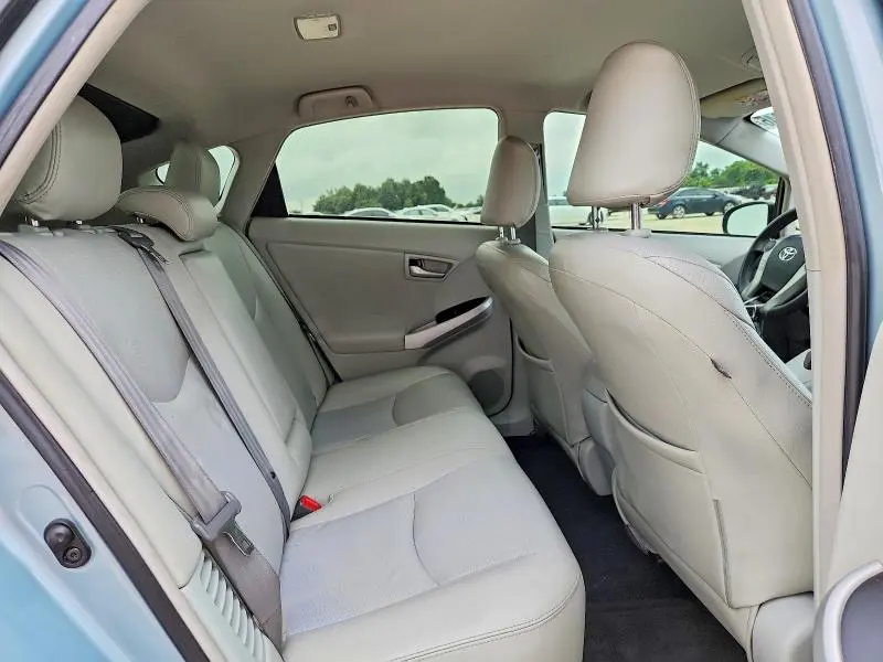 2013 TOYOTA PRIUS TWO  