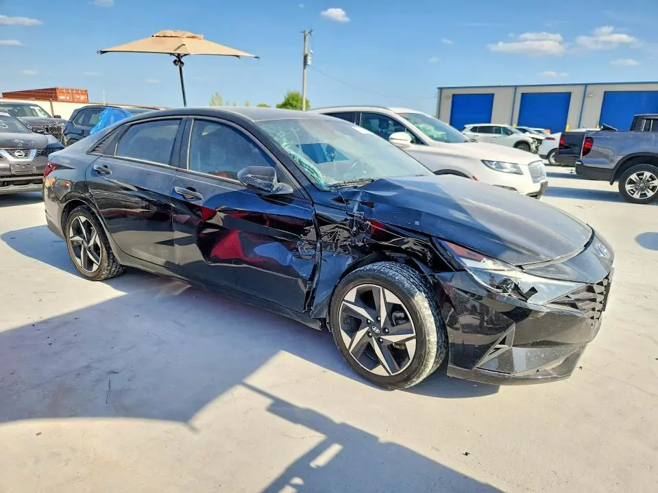 2023 HYUNDAI ELANTRA   