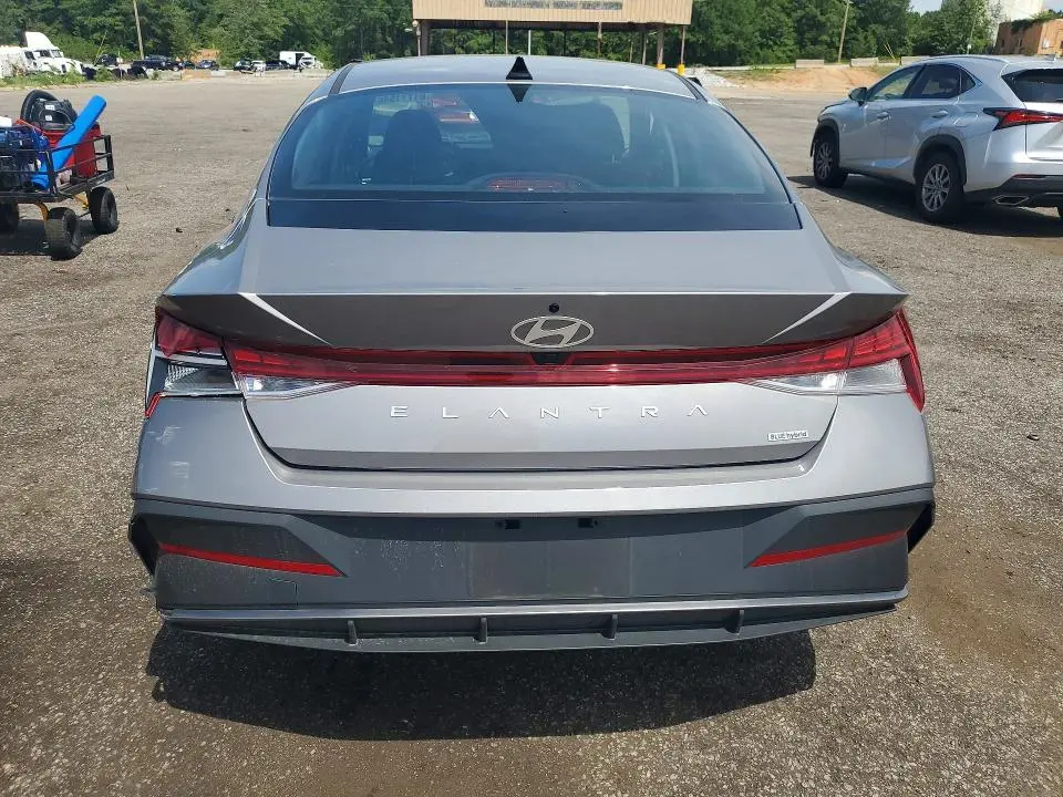 2024 HYUNDAI ELANTRA   