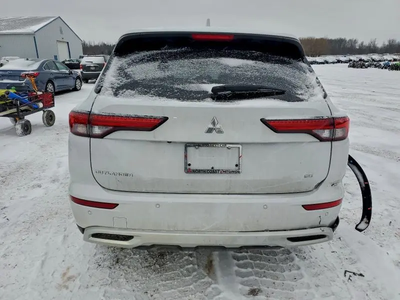 2022 MITSUBISHI OUTLANDER SE  