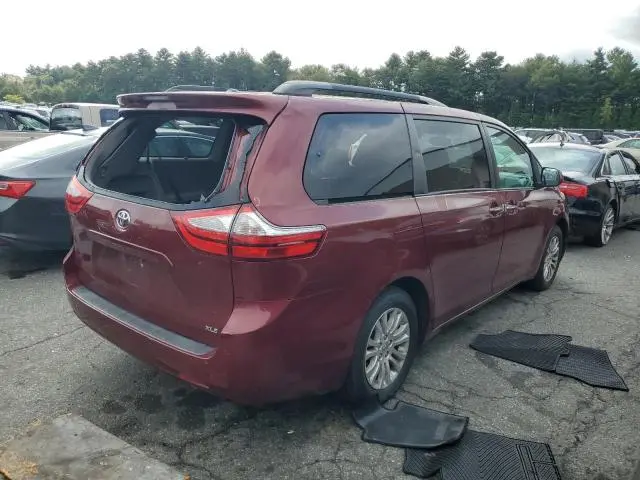 2016 TOYOTA SIENNA XLE