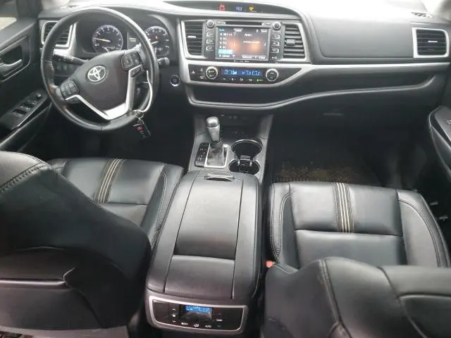 2017 TOYOTA HIGHLANDER SE  