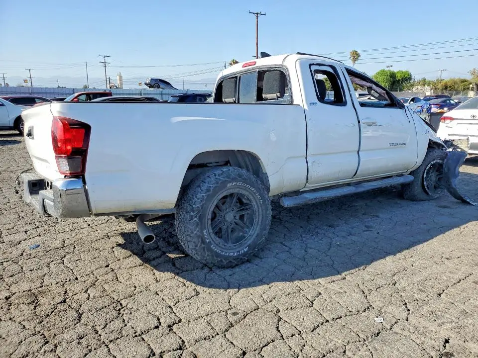 2019 TOYOTA TACOMA SR5  