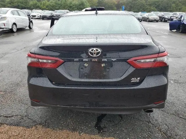 2024 TOYOTA CAMRY XLE  
