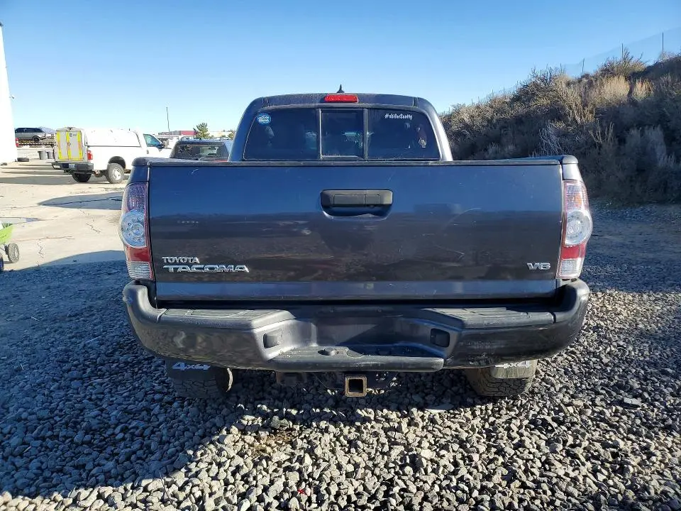 2015 TOYOTA TACOMA V6  