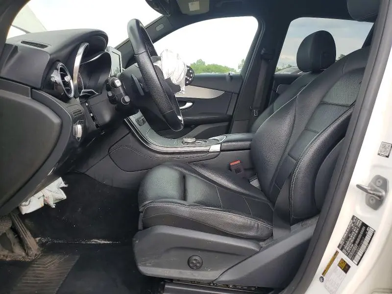 2019 MERCEDES-BENZ GLC 300  