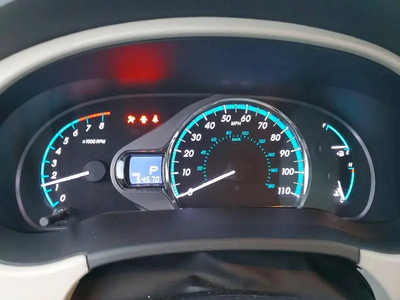 2014 TOYOTA SIENNA XLE 8-PASSENGER  