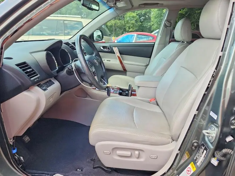 2013 TOYOTA HIGHLANDER LIMITED  