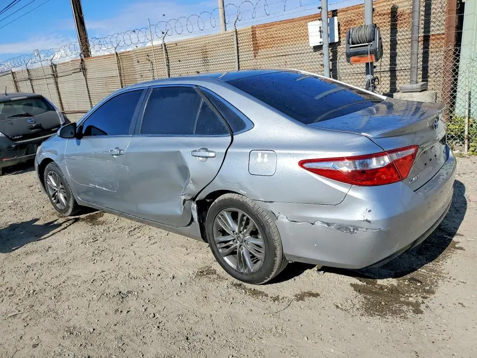 2015 TOYOTA CAMRY SE  